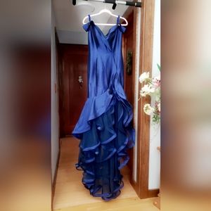 Mac duggal formal dress size 4